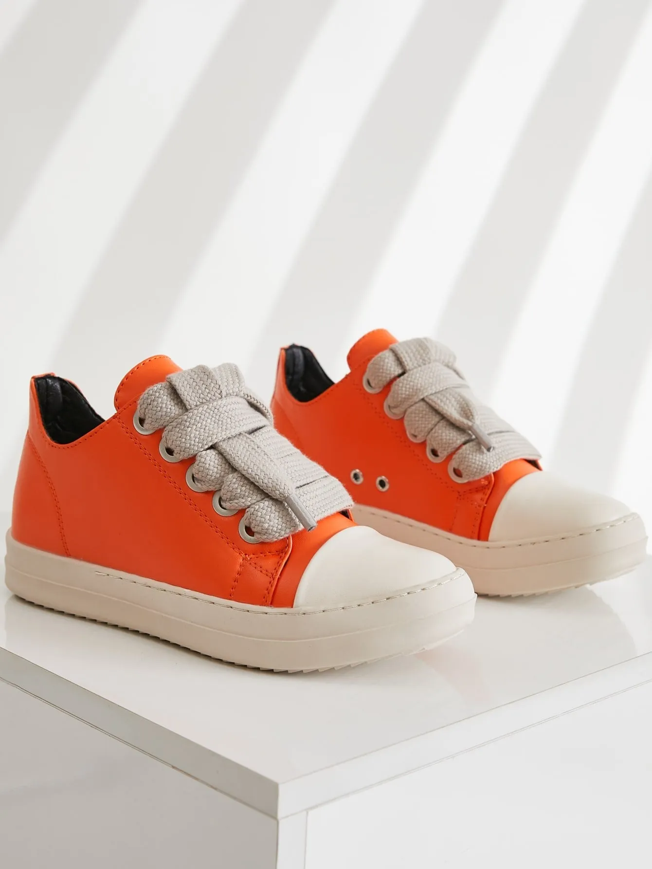 PU LEATHER LOW TRENDY  CASUAL SNEAKERS