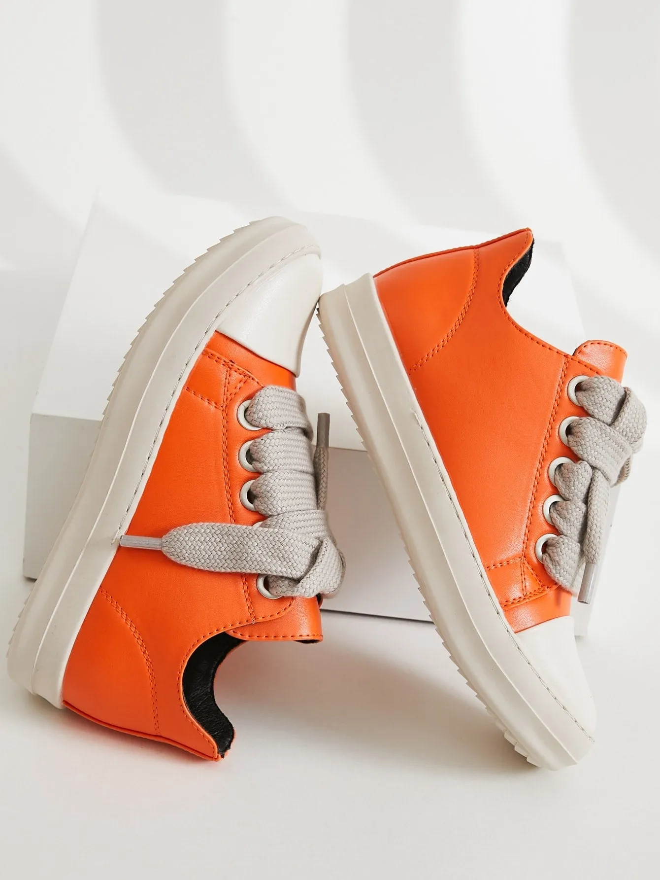 PU LEATHER LOW TRENDY  CASUAL SNEAKERS